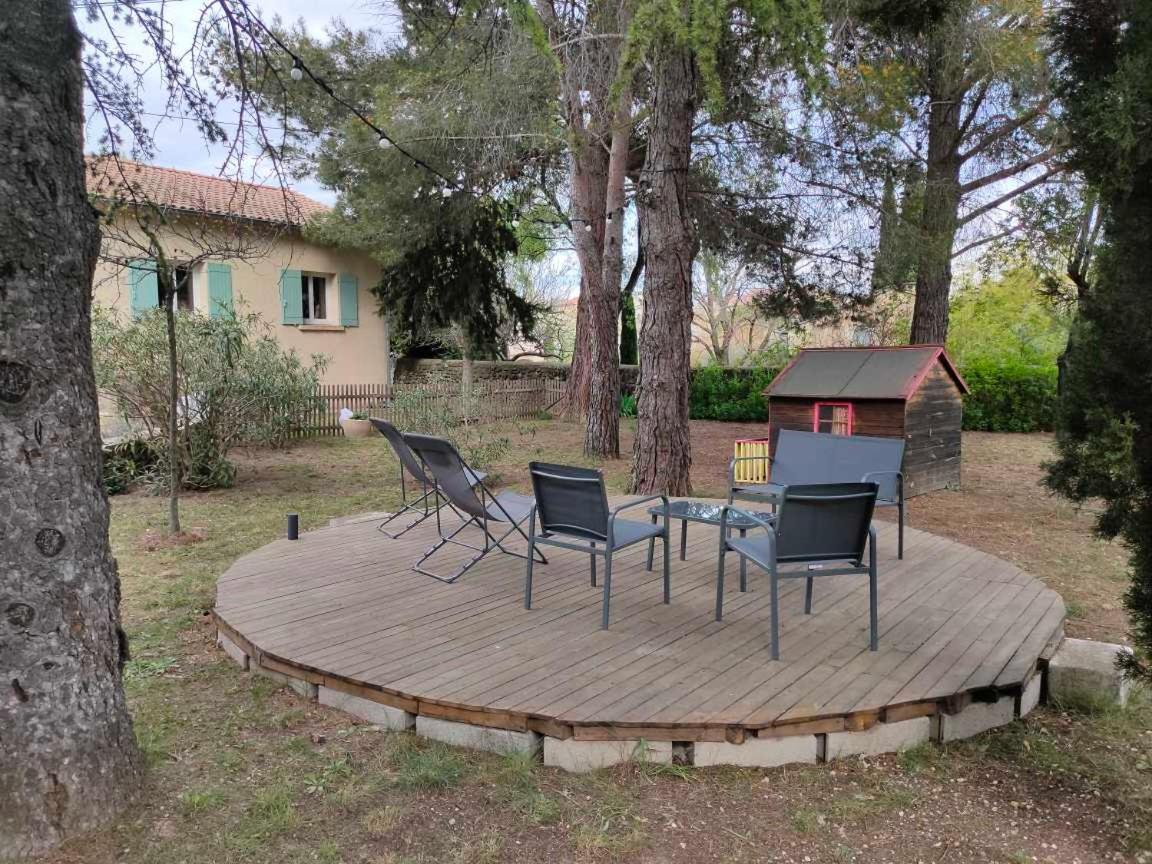 Appartement Avec Grand Jardin Et Parking, Юзес Екстер'єр фото